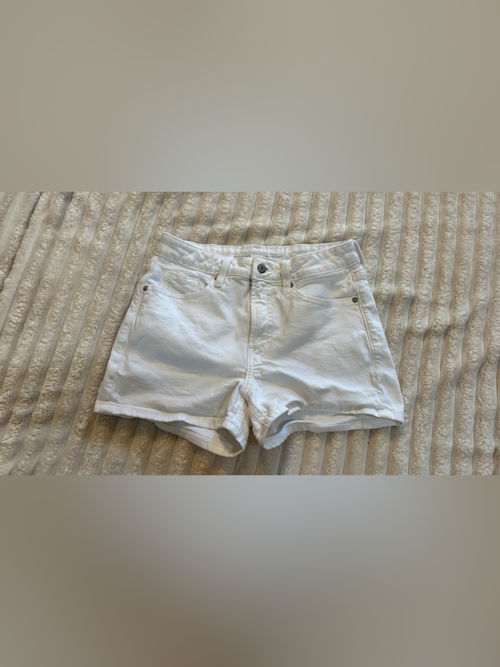 Old Navy White Denim Shorts - Casual Summer Cut EUC